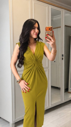 Women's Short-sleeved, V-neck, Front Spiral Detail, Slit Sandy Midi Dress. Yeşil