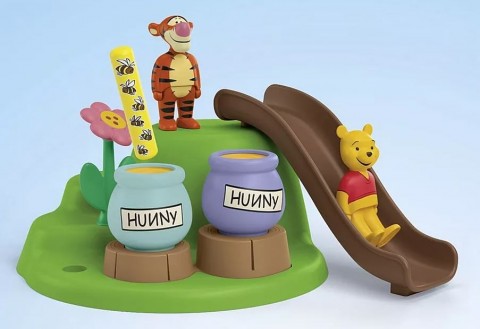 Σετ με φιγούρες Junior Disney 71694 Ο κήπος με τις μέλισσες του Γουίνι το Αρκουδάκι και του ΤίγρηIVET.EU - Εκπτώσεις έως -80%