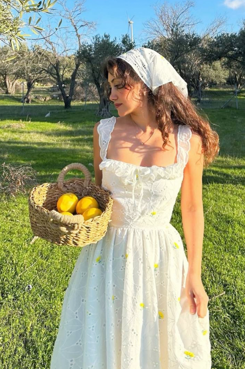 Ρομαντικό φόρεμα σε boho στυλ από βαμβάκι με φλοράλ μοτίβο VELMIRA, Χρώμα: εκρού, IVET.EU - Εκπτώσεις έως -80%