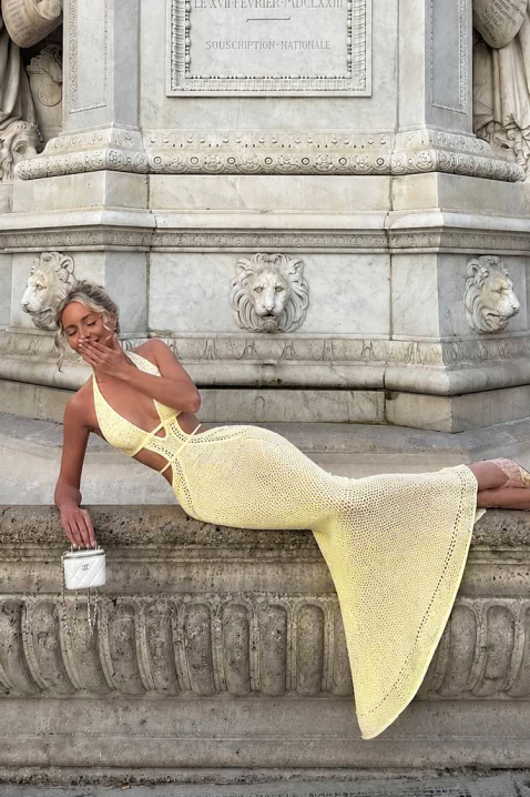 Μακρύ πλεκτό φόρεμα παραλίας με ανοίγματα KRESTINA YELLOW, Χρώμα: κίτρινο, IVET.EU - Εκπτώσεις έως -80%