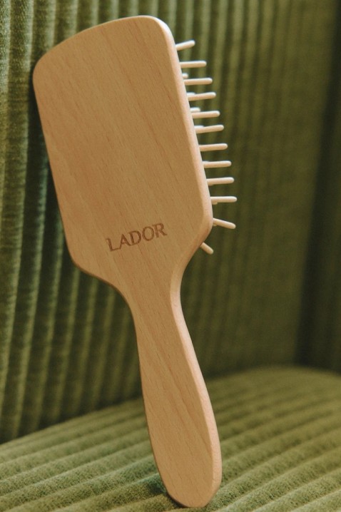 Lador Detangling Paddle Hair Brush Wood 19 cm * 4,3 cm * 6,8 cmIVET.EU - Εκπτώσεις έως -80%