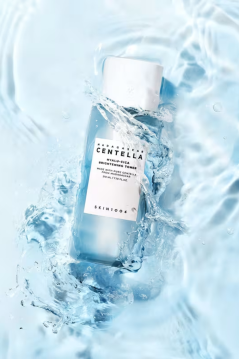 SKIN1004 Madagascar Centella Hyalu-Cica Brightening Toner 210 mlIVET.EU - Εκπτώσεις έως -80%