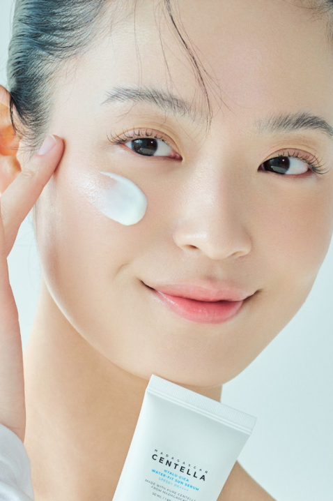 SKIN1004 Madagascar Centella Hyalu-Cica Water-Fit Sun Serum 15 mlIVET.EU - Εκπτώσεις έως -80%