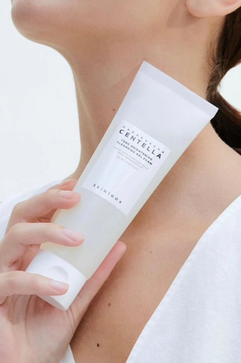 SKIN1004 Madagascar Centella Tone Brightening Cleansing Gel Foam 125mlIVET.EU - Εκπτώσεις έως -80%