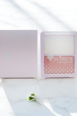 Lisovaný rozjasňovač LUXELUX Pressed Illuminating PINK